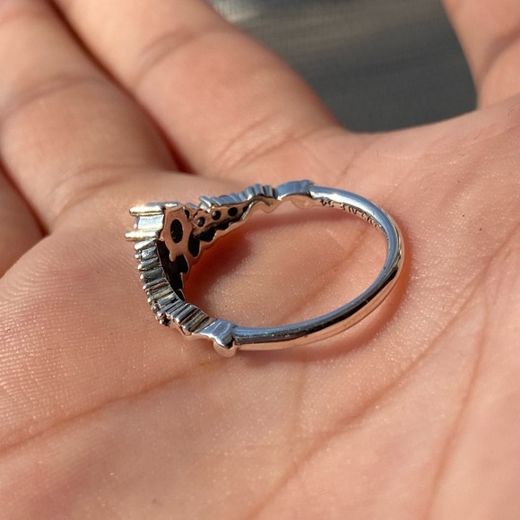 Brand new Pandora Ring - Picture 5 of 5